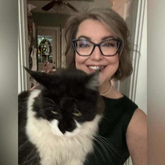 Meet your Posher, Heather - Picture 5 of 5